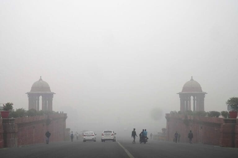 Cierre de Escuelas en Nueva Delhi Debido a Altos Niveles de Contaminación del Aire