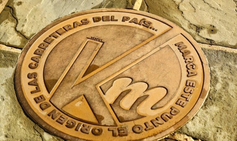 Kilómetro 0 en la Plaza Colón: El Origen de las Carreteras en Puerto Rico