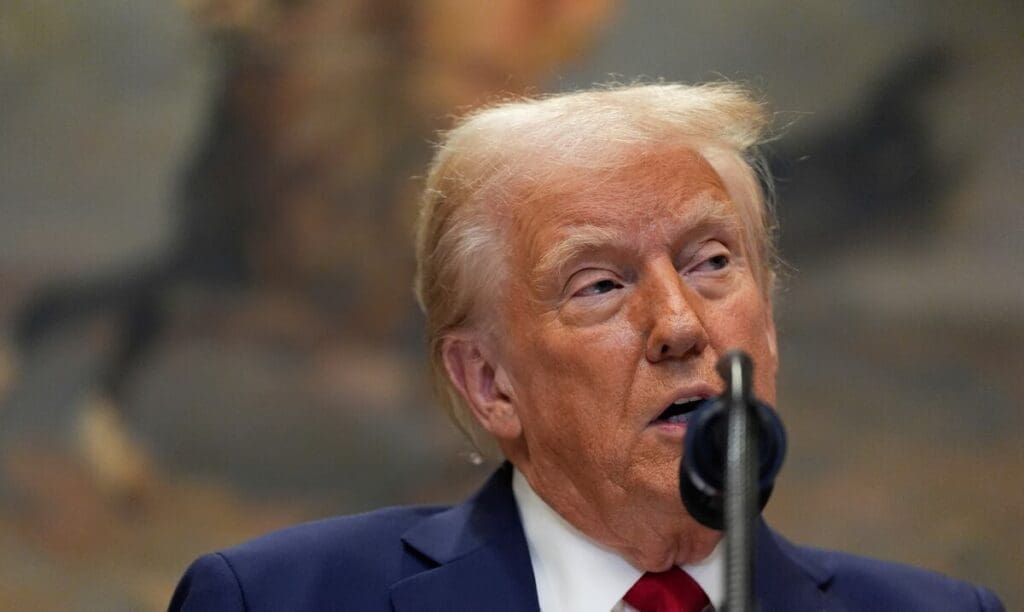 La Casa Blanca afirma que Colombia aceptó todos los términos de Trump para repatriaciones