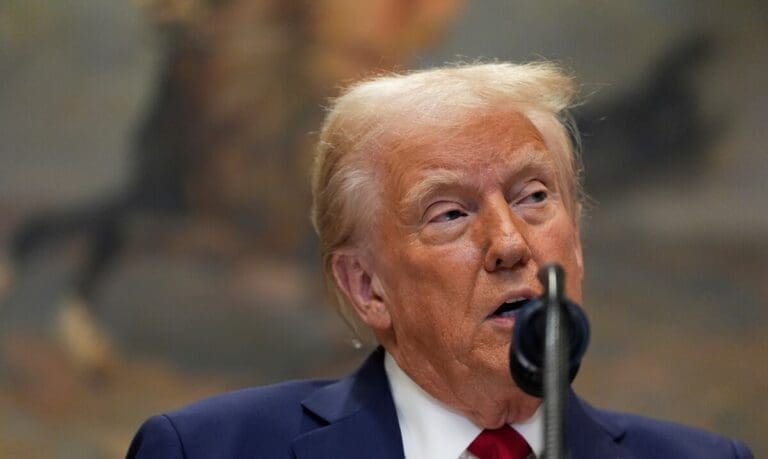 La Casa Blanca afirma que Colombia aceptó todos los términos de Trump para repatriaciones