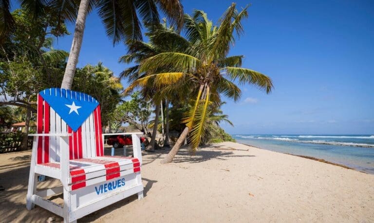Impulso del Turismo en Vieques: Estrategias del Alcalde Junito Corcino para el Desarrollo Económico