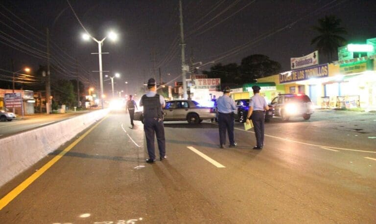 Accidentes Mortales en Caguas y Mayagüez: Investigación Policial en Curso