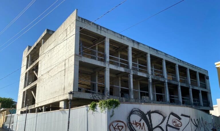 Rincón Espera la Apertura del Hotel Ojo de Agua Tras Ocho Años de Construcción