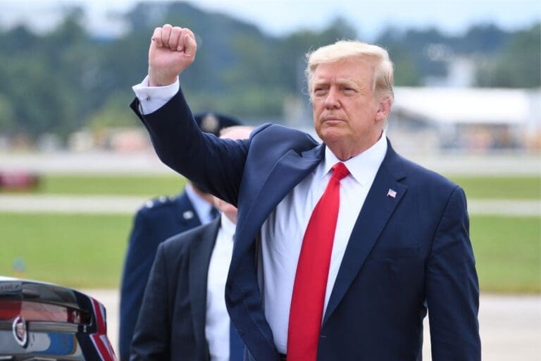 Trump y la Crisis Danesa: La Amenaza de la Adquisición de Groenlandia