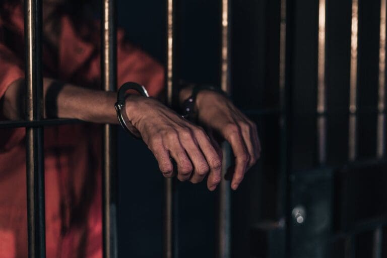 Justicia radica cargos por agresión sexual a menores en Bayamón