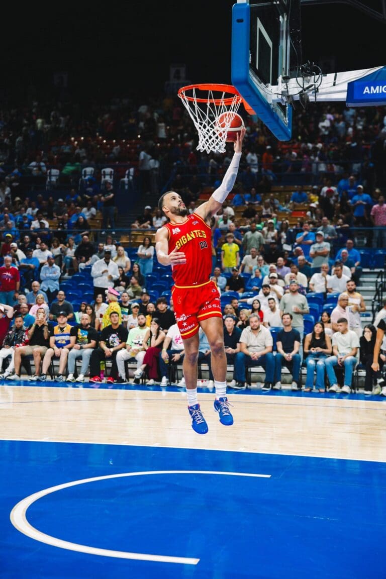Nelson Colón alcanza su victoria número 300; Cangrejeros y Gigantes detienen el paso perfecto de los Vaqueros