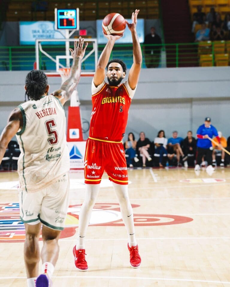 Cangrejeros y Gigantes Imponen su Dominio en el BSN