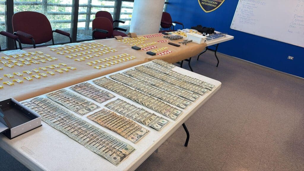 Incautan más de 1,500 cápsulas de crack durante allanamiento en Aibonito