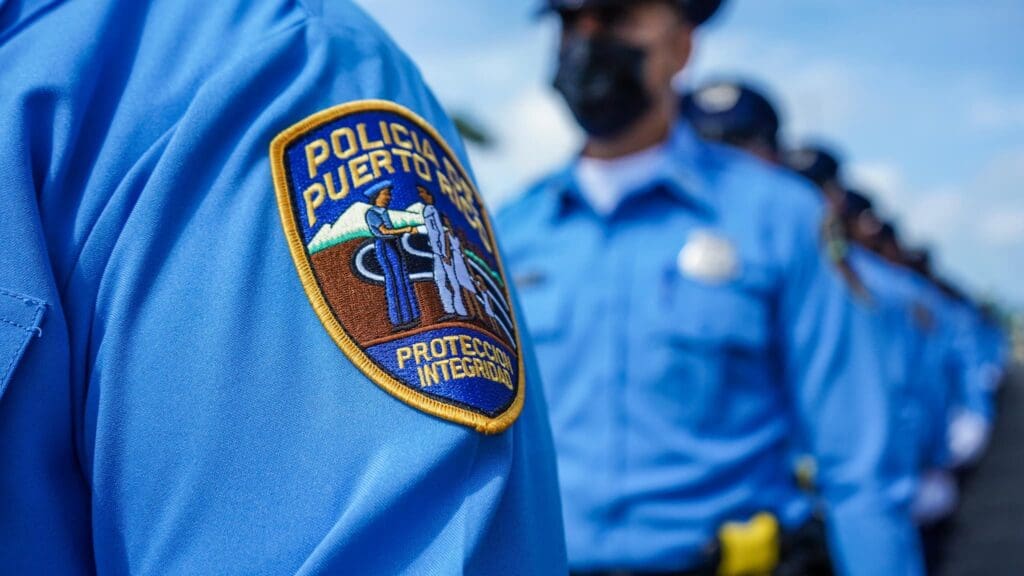 Policía Investiga Robo e Incendio del Vehículo del Actor René Monclova en Santurce