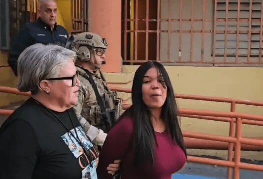 Pareja es arrestada en allanamiento en Guaynabo; se les ocupa arma automática y municiones