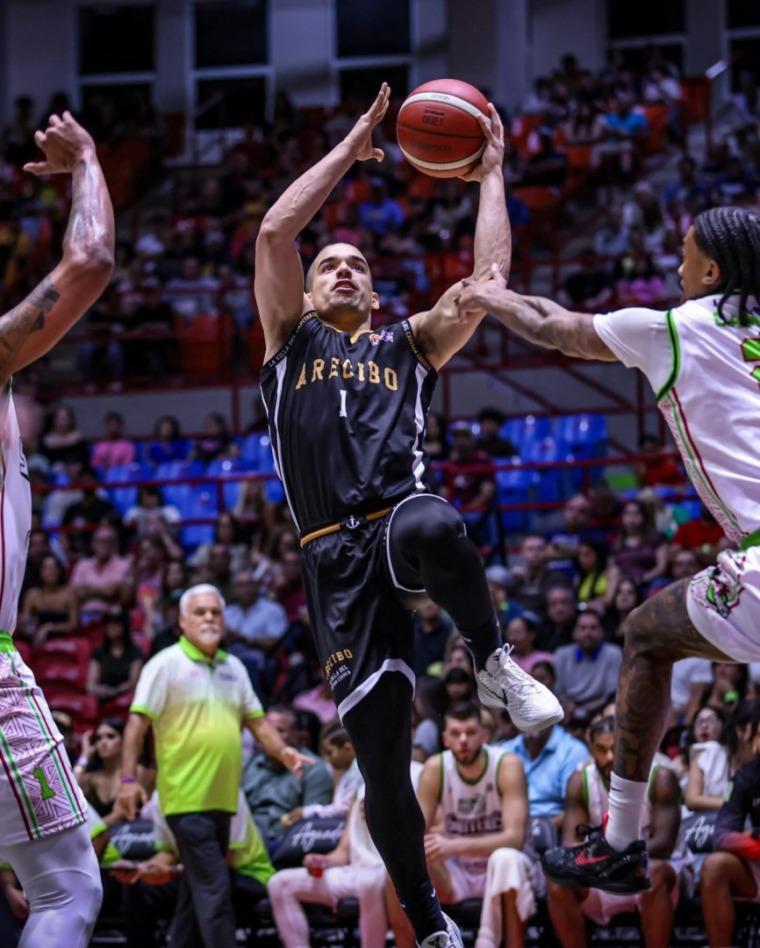 Carolina y Arecibo destacan con victorias en el BSN