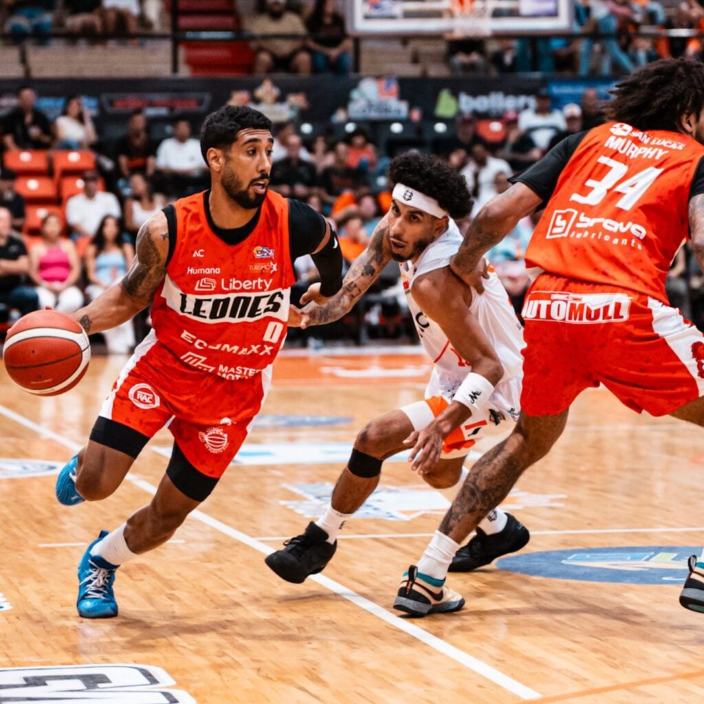 Los Atléticos superan a los Leones de Ponce en un partido reñido