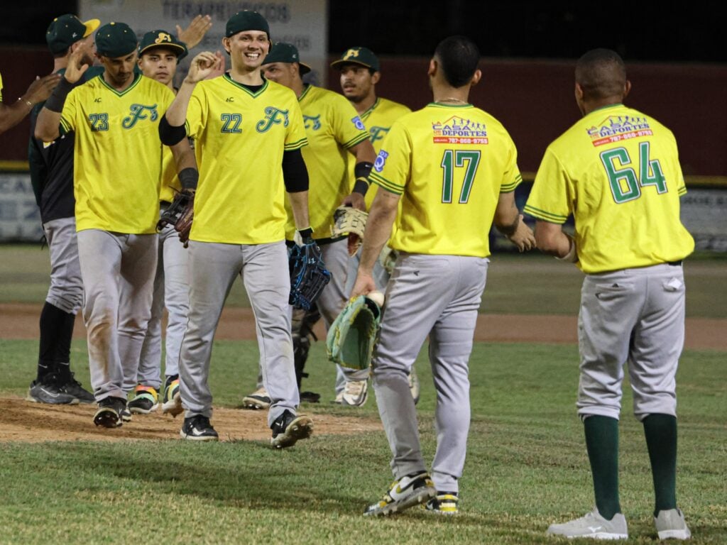 Fundadores de Añasco y Tiburones de Aguadilla triunfan en la Liga Doble A