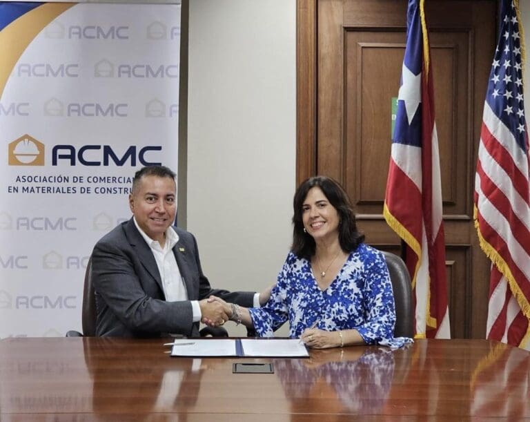 Banco de Desarrollo Económico y Asociación de Comerciantes renuevan alianza para fortalecer el sector de la construcción
