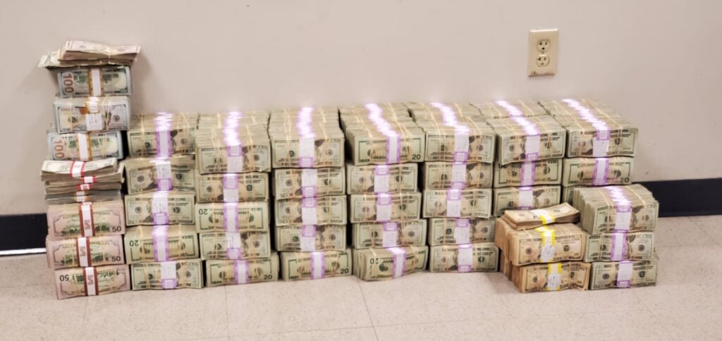 Robo millonario en la Cooperativa Credicentro de Toa Baja