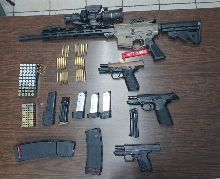 Arresto de padre e hijo por disparos al aire en Corozal