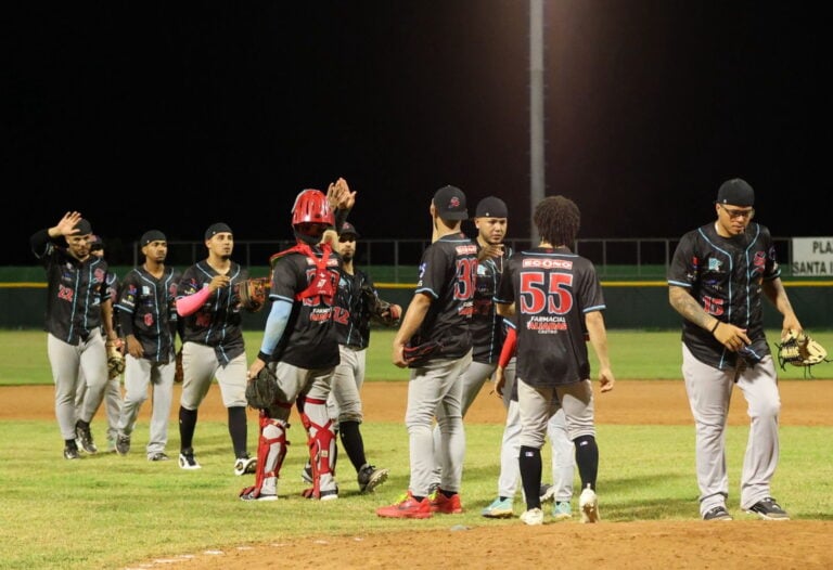 Patrulleros y Peces Voladores triunfan en el Béisbol Superior Doble A