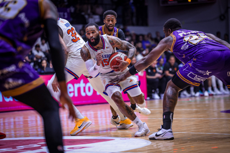 Cangrejeros y Santeros triunfan en el BSN