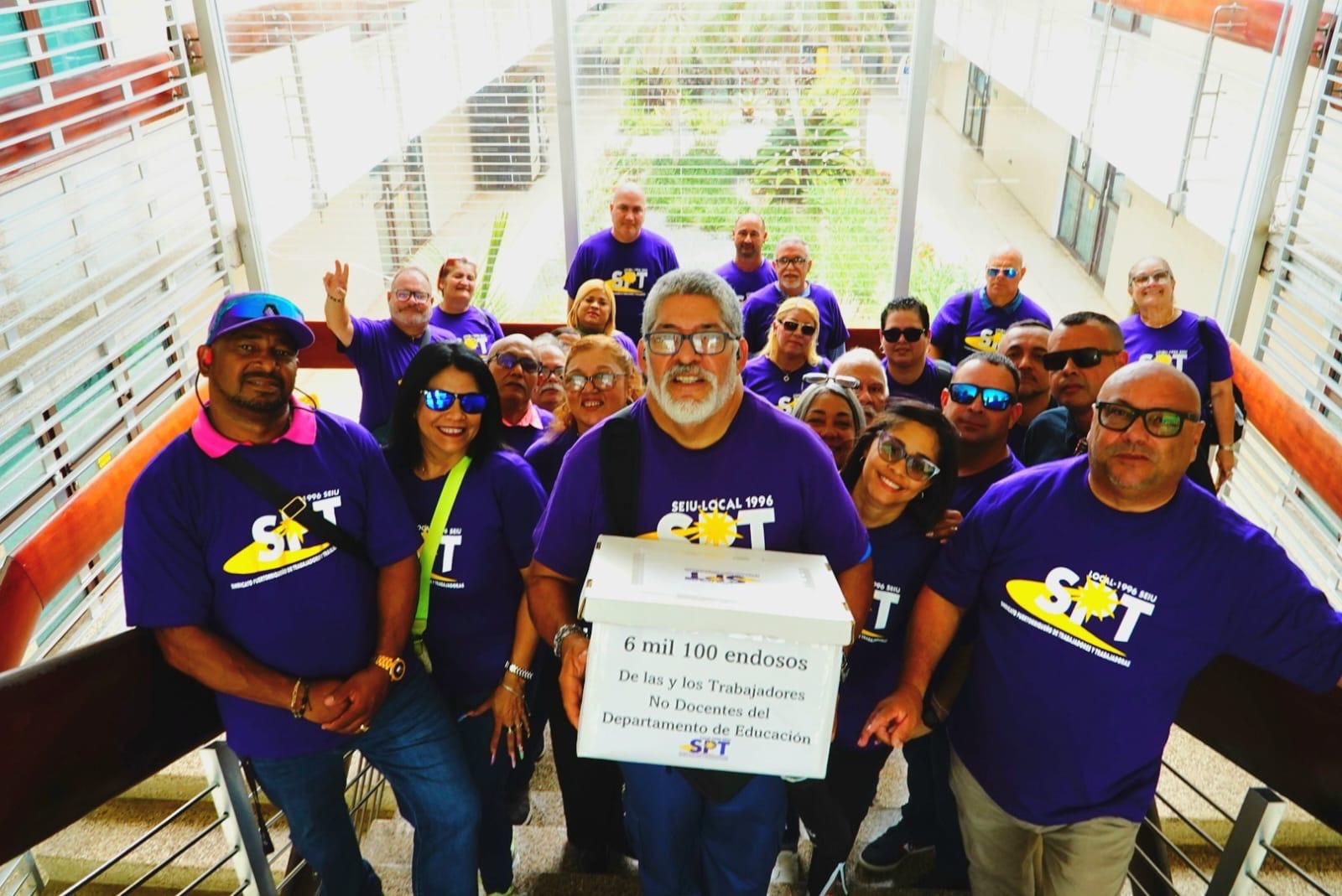 Sindicato puertorriqueño apoya aumento salarial para personal no docente