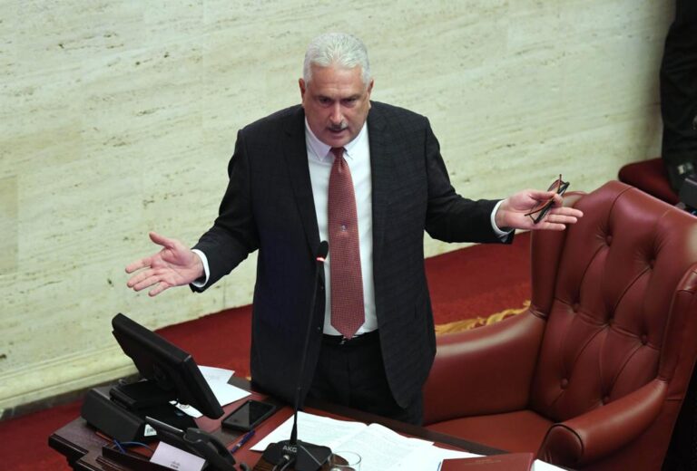 El presidente del senado expresó que el proyecto: “Se firma o se veta y caso cerrado”