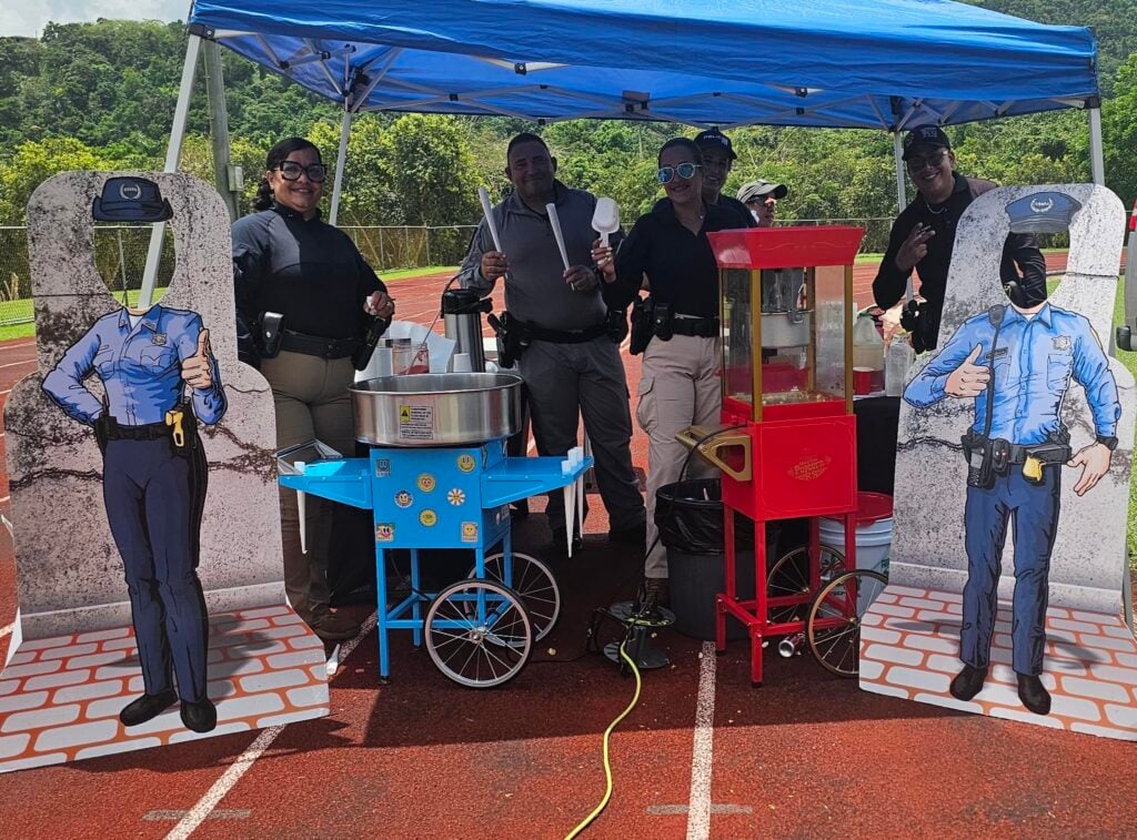 Policía de Puerto Rico participa en el Día de Juegos de la Escuela Montessori María Inés Mendoza en Comerío