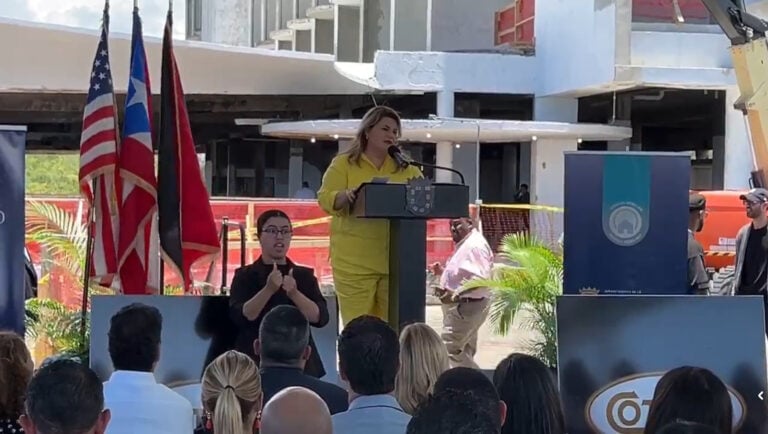 Gobernadora González Colón inicia rehabilitación del Hotel Continental en Ponce