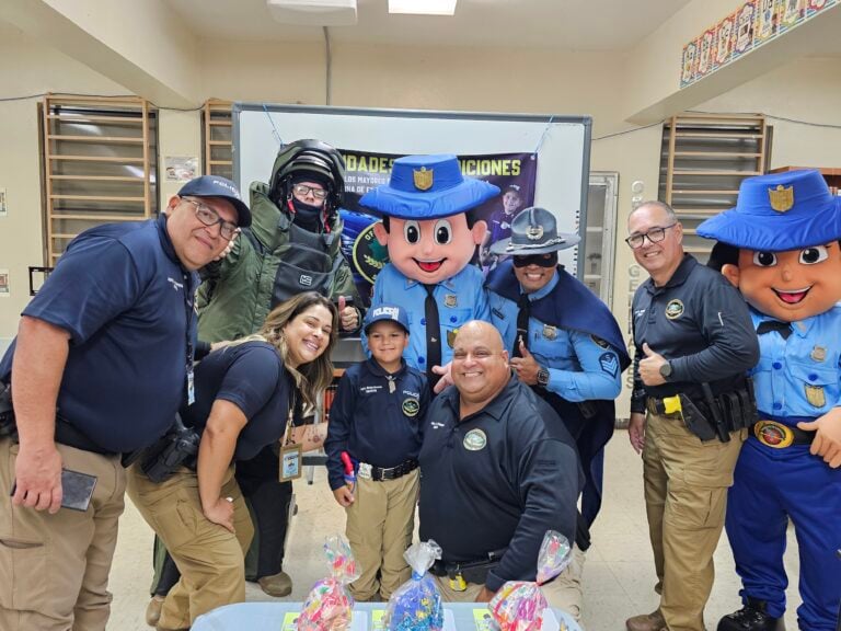Agentes de la Policía celebran el cumpleaños de un niño cuyo sueño es ser parte de la Uniformada