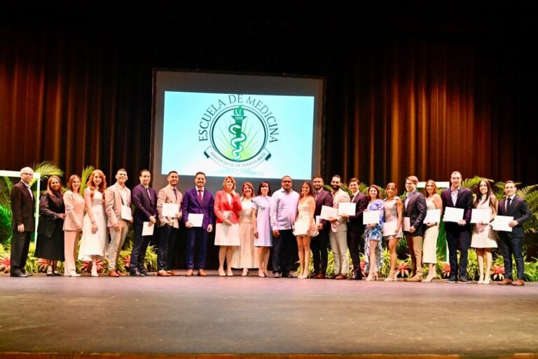 Graduación de 125 médicos en la Universidad de Puerto Rico