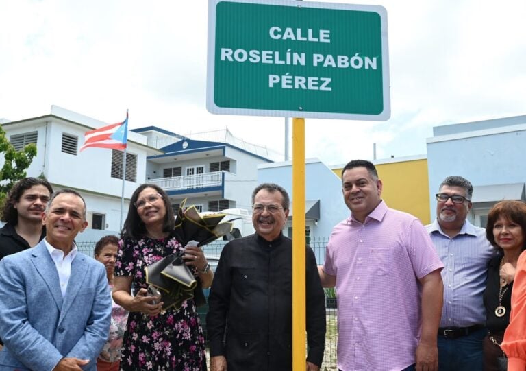 Mayagüez honra el legado del maestro Roselín Pabón con una calle en su nombre