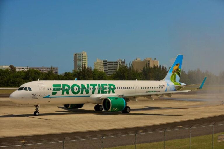 Confirman falsa alarma tras alerta por artefacto explosivo en vuelo de Frontier