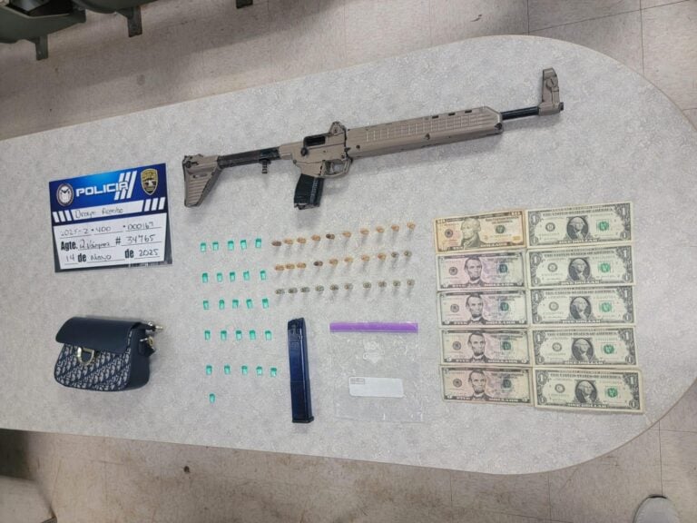 Arrestan a tres hombres en Arecibo tras operativo antidrogas en el barrio Miraflores
