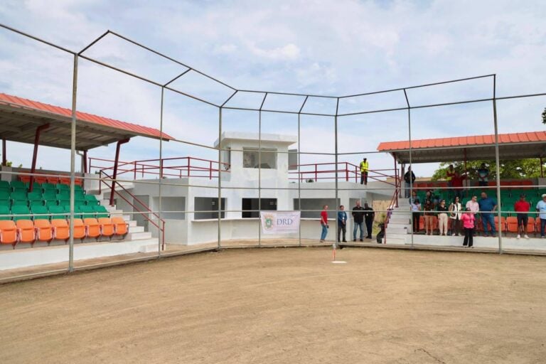 Inician reconstrucción de instalaciones deportivas en Playa Guayanés