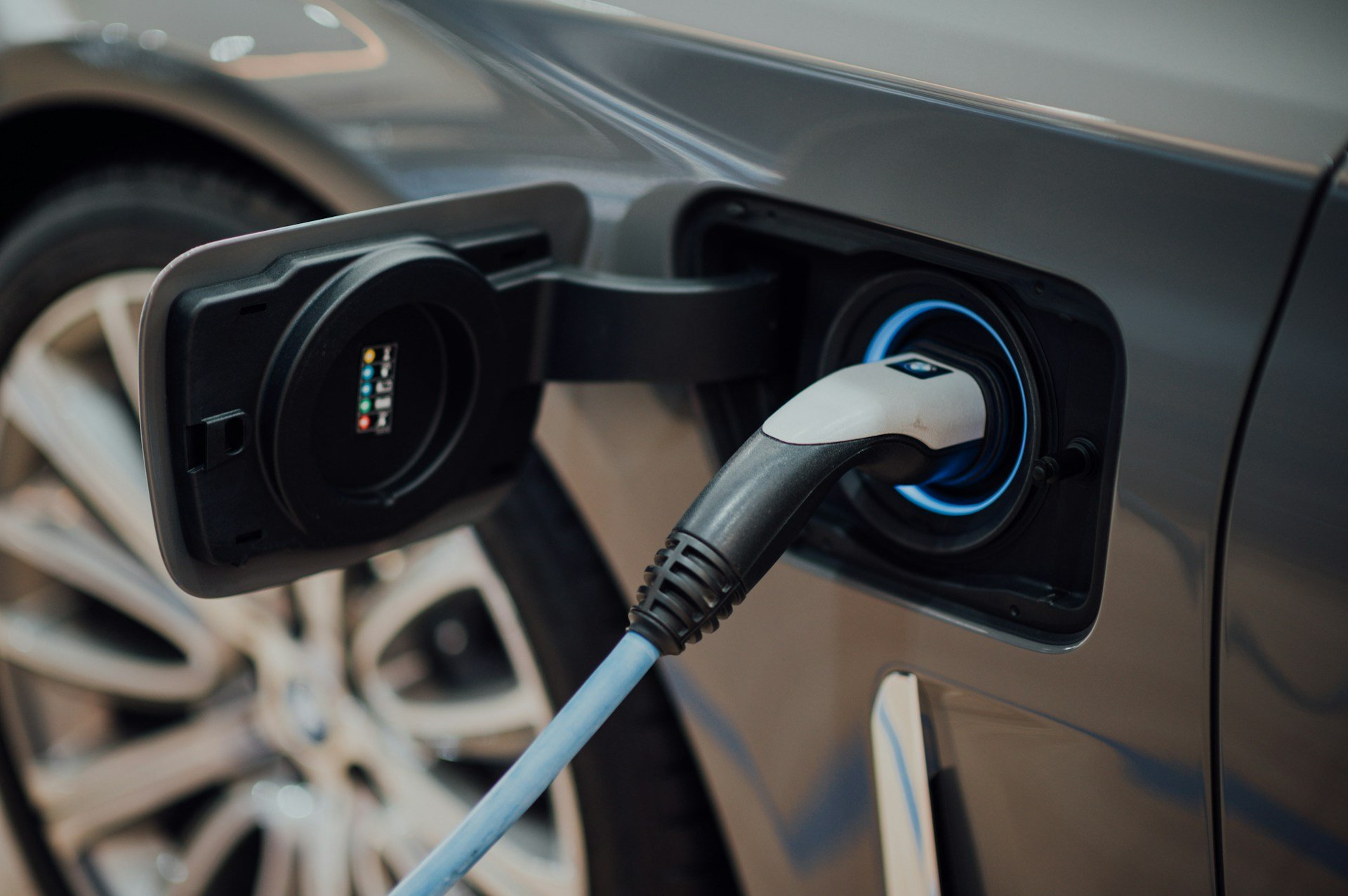 A pagar más los boricuas por autos híbridos y eléctricos