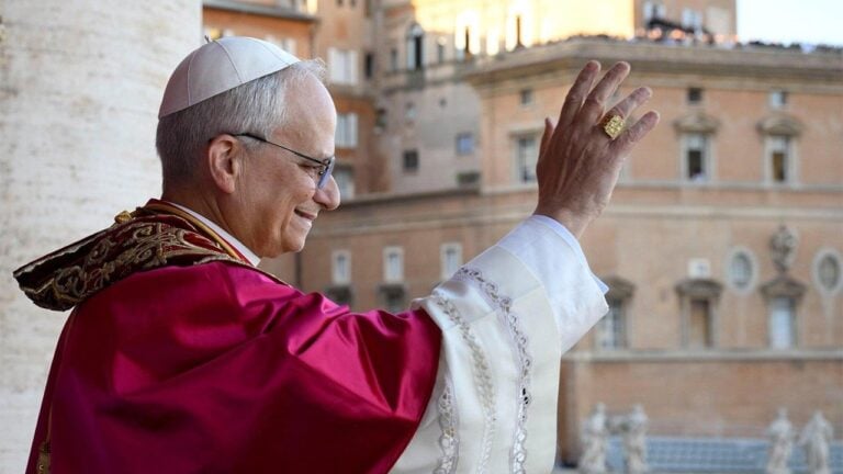 Robert Francis Prevost es elegido como León XIV, nuevo líder de la Iglesia Católica
