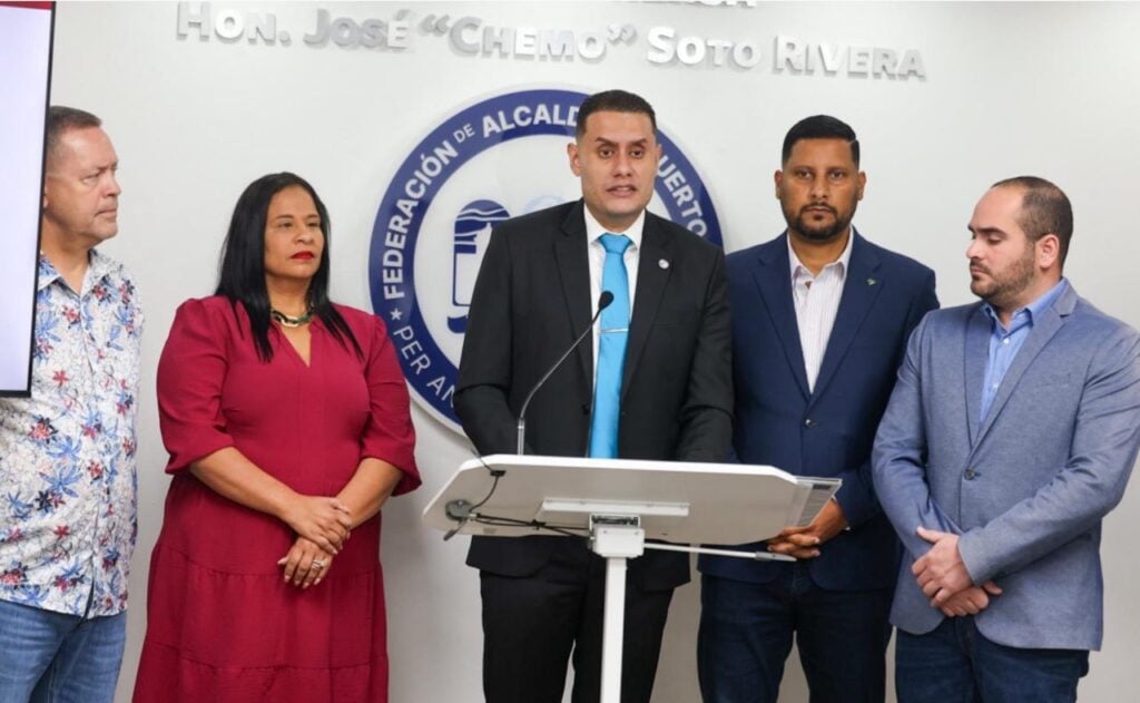 Alcaldes critican recorte de $150 millones en presupuesto