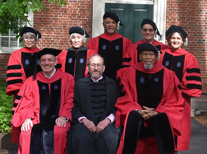 Rita Moreno, leyenda puertorriqueña del cine, recibe doctorado honoris causa en Harvard