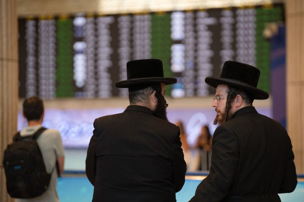 Reabre el aeropuerto de Tel Aviv tras alto el fuego entre Israel e Irán
