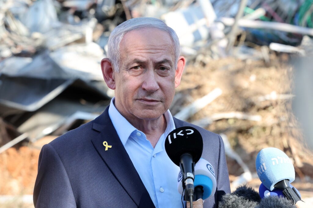 Trump pide cancelar juicio contra Netanyahu y lo califica de «héroe» tras ofensiva contra Irán