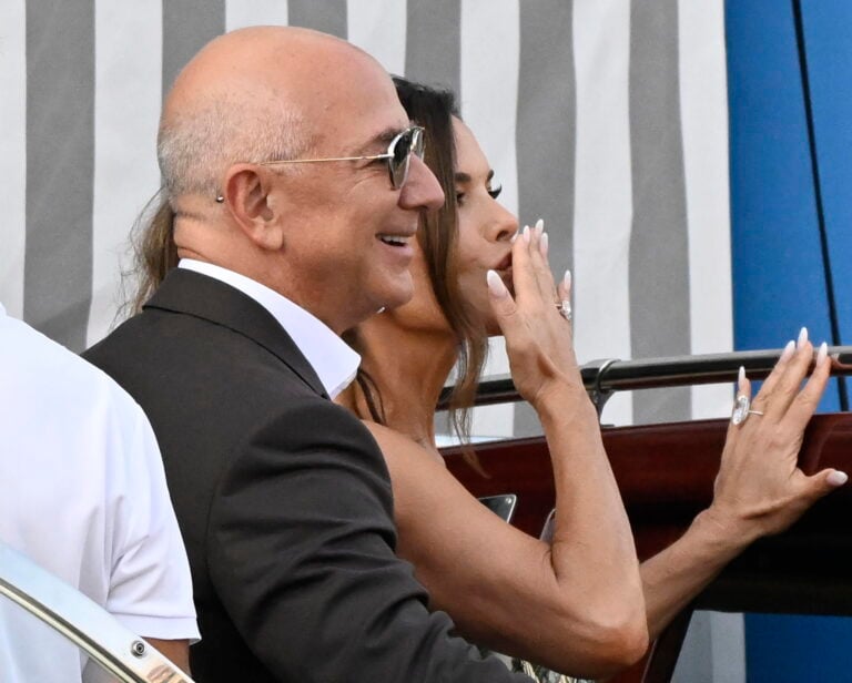 Jeff Bezos y Lauren Sánchez celebran su boda simbólica en Venecia rodeados de celebridades y bajo fuertes medidas de seguridad