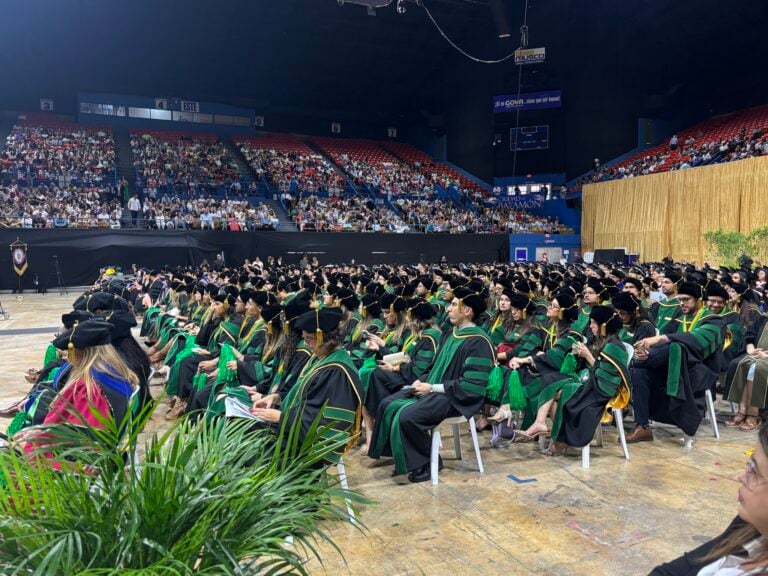 UPR celebra graduación de más de 6,700 estudiantes de la Clase 2025