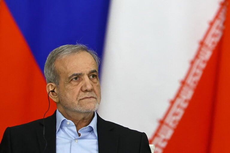 Irán promete una “poderosa respuesta” a Israel tras ataque que descabezó su cúpula militar