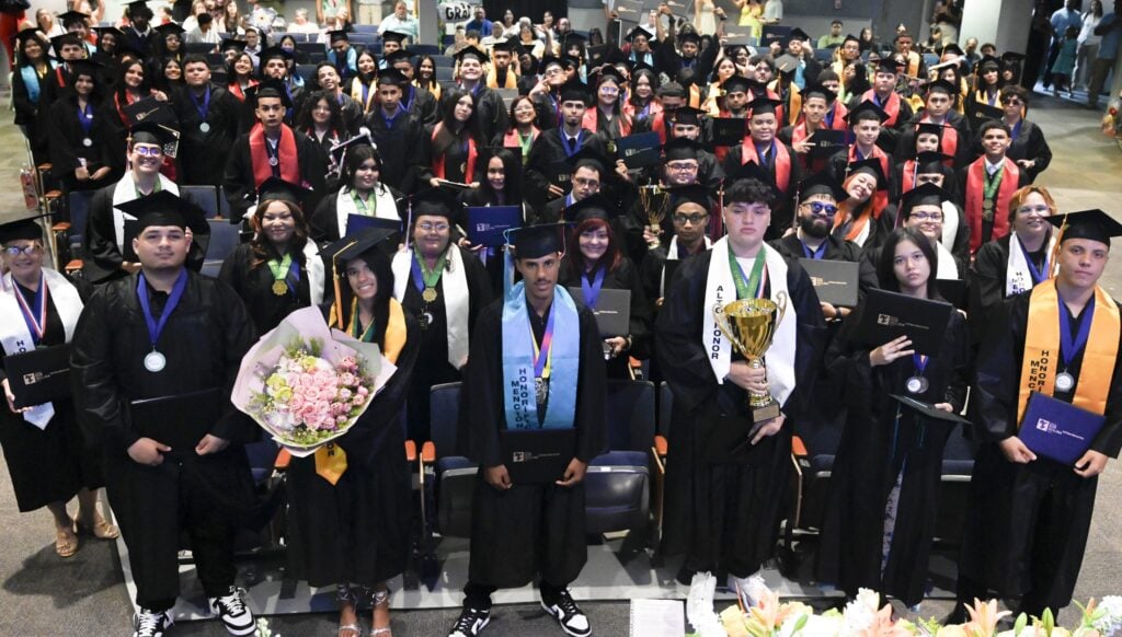 Centros Sor Isolina Ferré celebran la graduación de 116 estudiantes en emotiva ceremonia