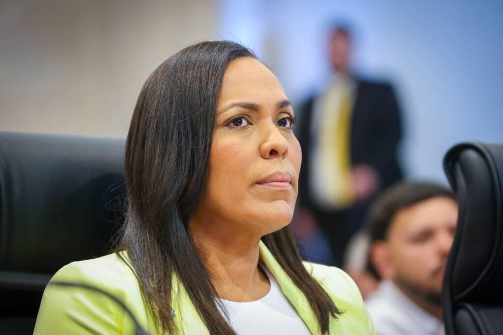 Cámara de Representantes se reúne con designada Secretaria de Estado