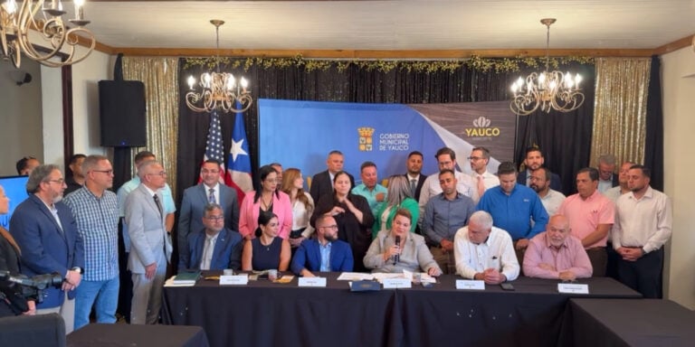 La gobernadora de Puerto Rico busca certificar el presupuesto con la Junta Fiscal