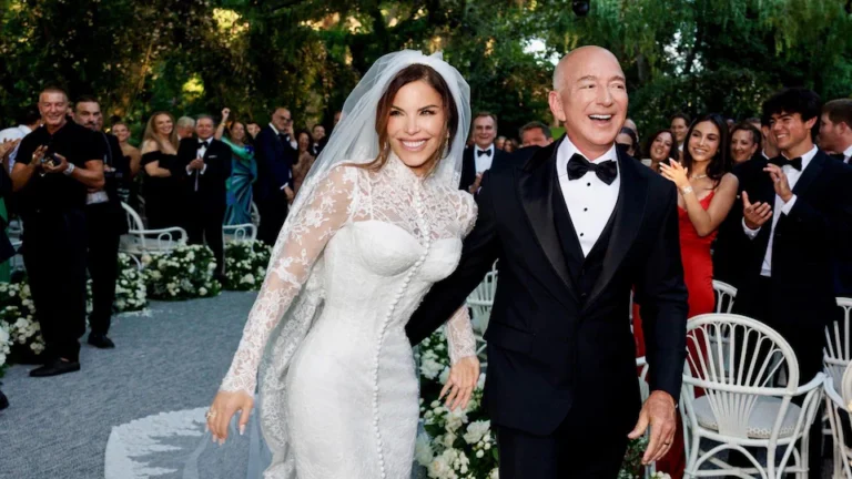 Boda de Jeff Bezos en Venecia culmina con baile de máscaras, sin Lady Gaga y protestas ciudadanas