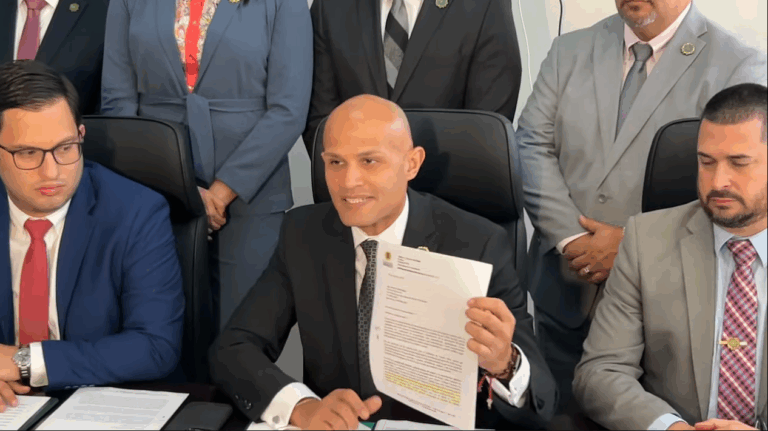 Legisladores exigen al gobierno evidencias de notificaciones a LUMA por incumplimiento contractual