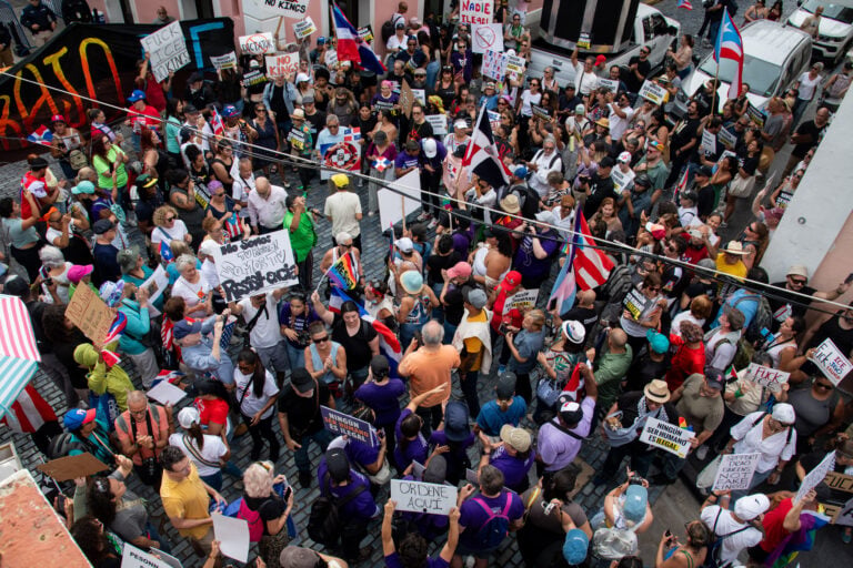 Puerto Rico protesta contra redadas migratorias y exige fin de colaboración con ICE