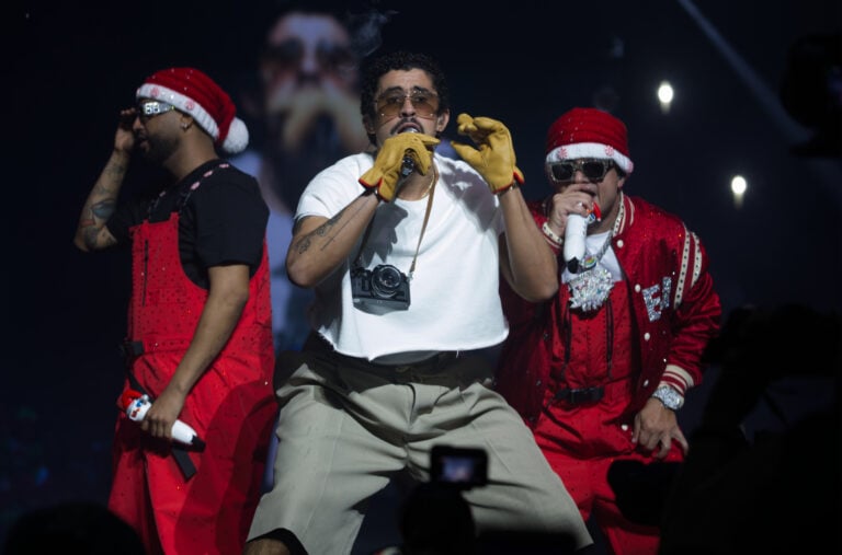 Bad Bunny rompe récords con tres temas que dominan 20 semanas en Billboard