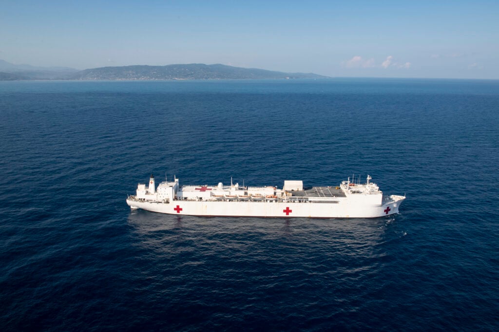 Buque hospital de la Armada de EEUU comienza una gira humanitaria por Latinoamérica