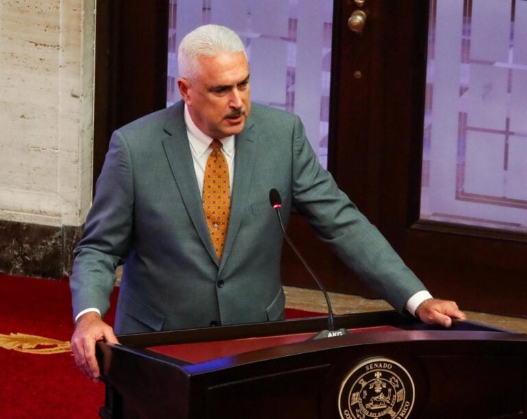 Rivera Schatz critica a la gerencia de la AAA y la gobernadora responde: “Lo urgente es que la gente tenga agua”
